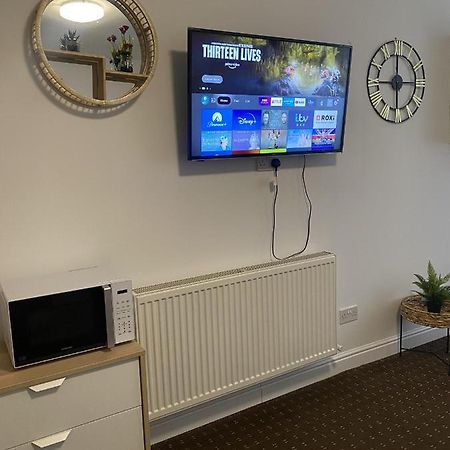 Bv Comfy Studio At Deighton Huddersfield Dış mekan fotoğraf