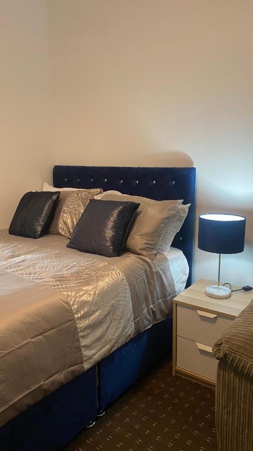 Bv Comfy Studio At Deighton Huddersfield Dış mekan fotoğraf