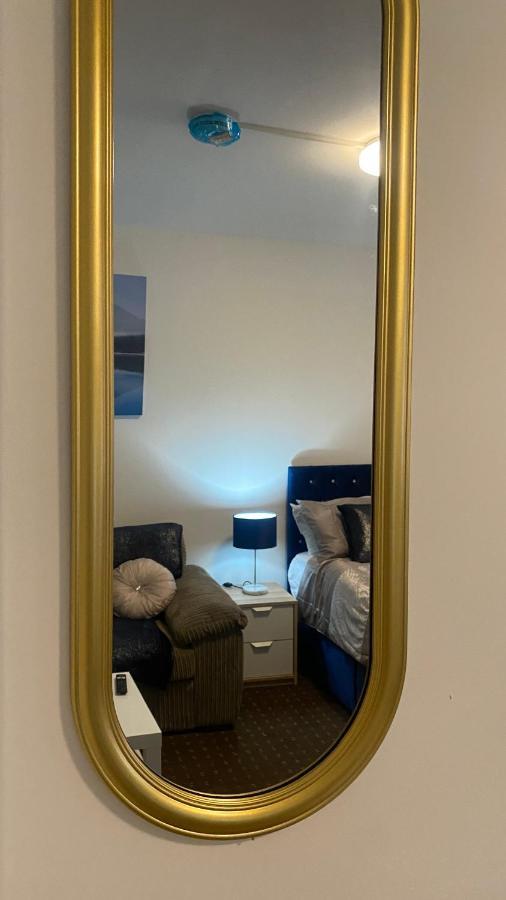 Bv Comfy Studio At Deighton Huddersfield Dış mekan fotoğraf