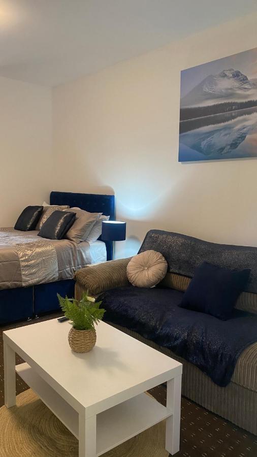 Bv Comfy Studio At Deighton Huddersfield Dış mekan fotoğraf