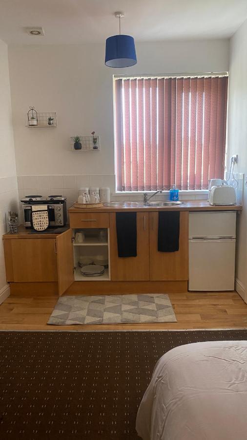 Bv Comfy Studio At Deighton Huddersfield Dış mekan fotoğraf